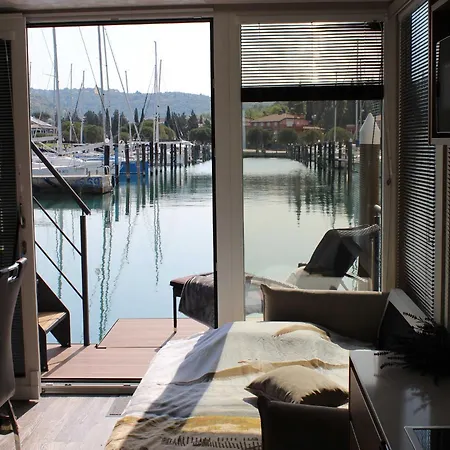 The Seaborn - Two Bedroom Floating House *