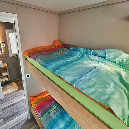 The Seaborn - Two Bedroom Floating House *