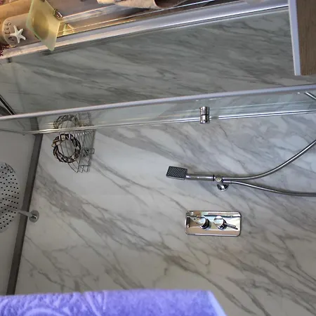 The Seaborn - Two Bedroom Floating House * 포르토로즈