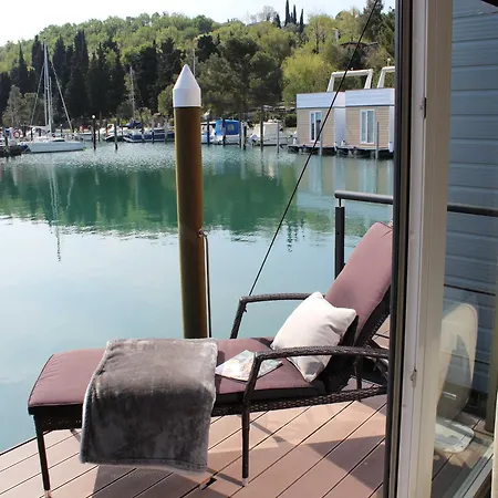 Apartman The Seaborn - Two Bedroom Floating House *