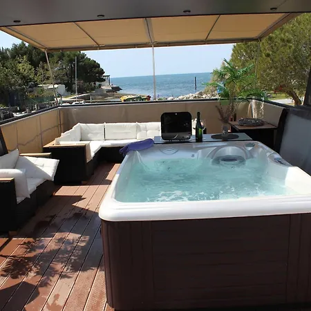 The Seaborn - Two Bedroom Floating House * Portorož