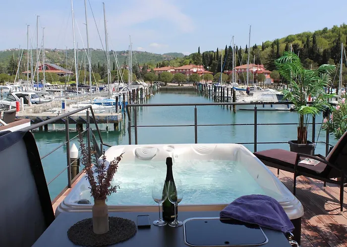 Apartamento The Seaborn - Two Bedroom Floating House Portorož